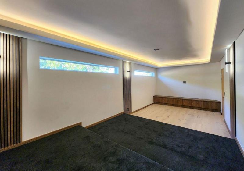 5 Bedroom Property for Sale in Camps Bay Western Cape